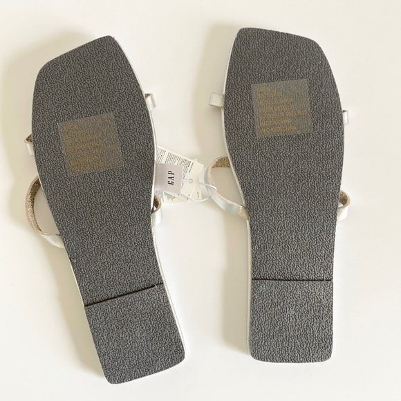 GAP Metallic Faux-Leather Sandals - Picture 5 of 6
